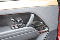 Experience commanding performance, sophisticated British luxury, and unmistakable road presence with... (image 8)