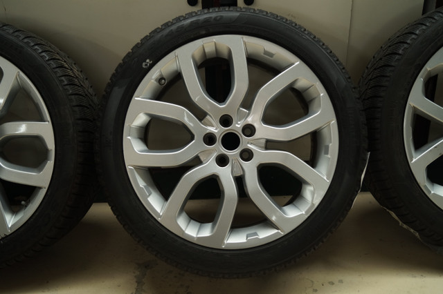 USED RANGE ROVER EVOQUE WINTER TIRE PACKAGE - BIRKSHIRE AUTO in Tires & Rims in City of Toronto - Image 2