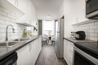 Virtual Open House: Please view our available units by clicking on the virtual tour below. Call: 647... (image 2)