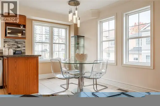 38 ARCHIBALD Mews Toronto, Ontario in Houses for Sale in City of Toronto - Image 9