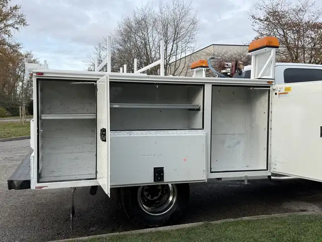 2013 Ram 3500 4X4 Service Truck in Heavy Trucks in Delta/Surrey/Langley - Image 26