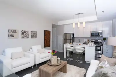 Developed and professionally managed by Colonnade BridgePort, Westboro Connection's (315 McRae) mode...
