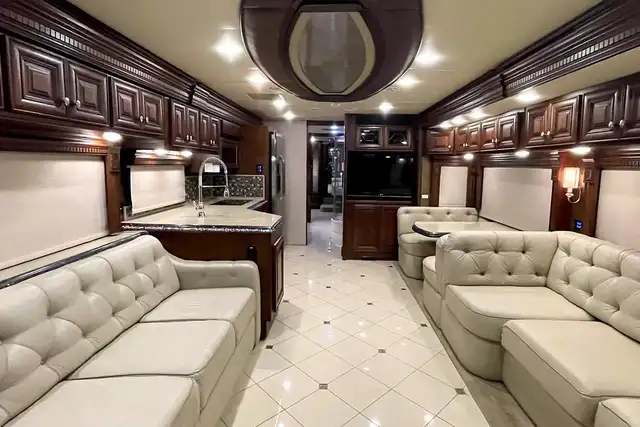 2014 MONACO DYNASTY 44PDQ in RVs & Motorhomes in Red Deer - Image 17