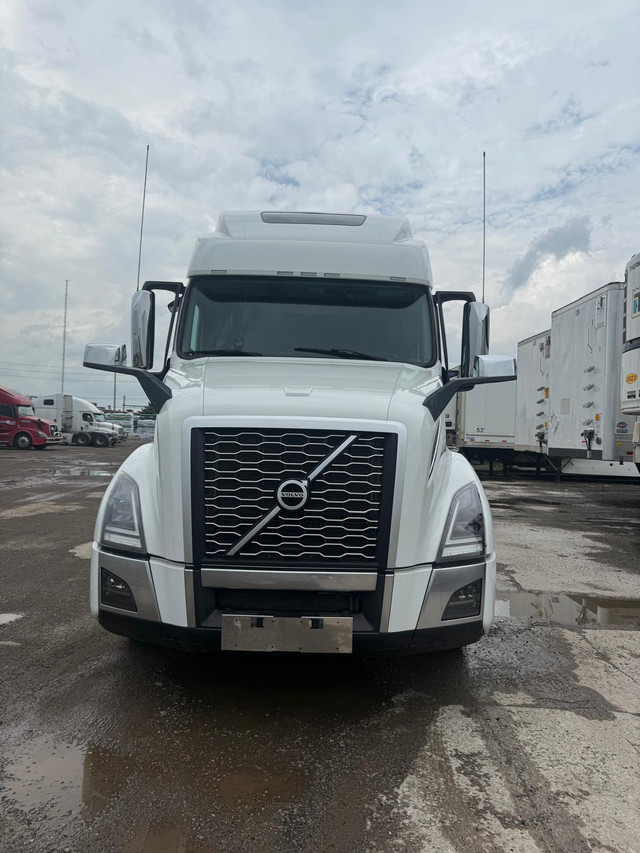 2023 VOLVO 860 105,000KM ONLY in Heavy Trucks in Mississauga / Peel Region