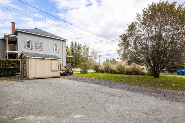 Une vraie aubaine à seulement 230 000 $! in Houses for Sale in Sherbrooke - Image 14