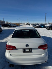 2015 Volkswagen Jetta Sedan : : Low Mileage | 140,627 km 1.8L Turbo I4 Engine – FWD – Aftermarket So... (image 4)