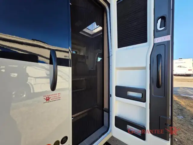2026 Triple E ( LEISURE TRAVEL VANS ) Unity 24MBL in RVs & Motorhomes in Calgary - Image 40