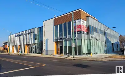 - Ideal for professional, medical and retail uses - Transit-oriented property located minutes from d...