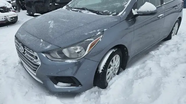 2019 Hyundai Accent for parts in Auto Body Parts in Calgary - Image 7