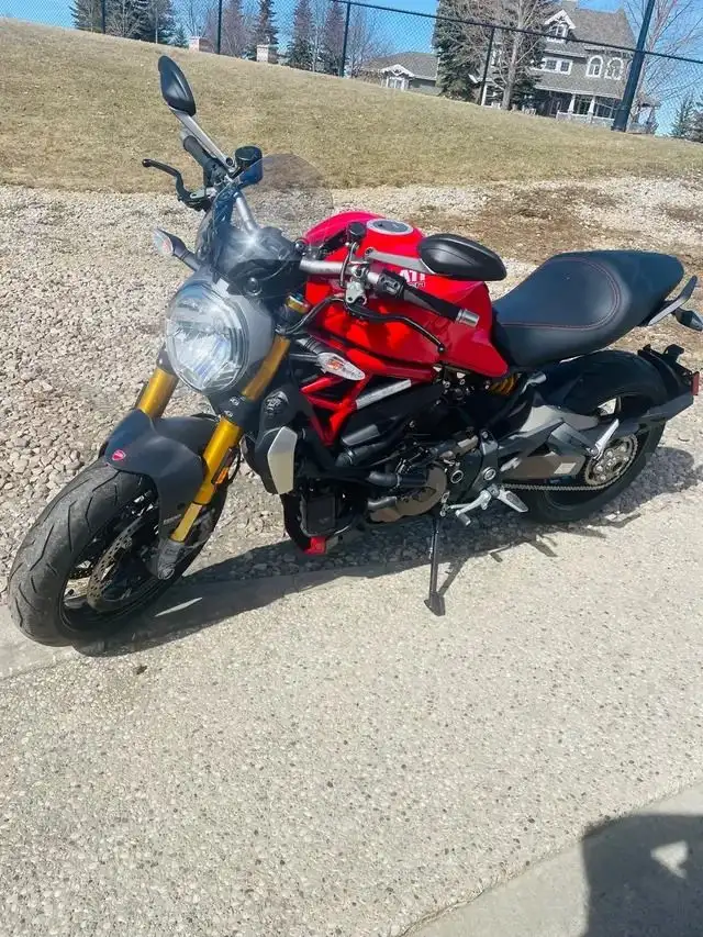 2014 DUCATI MONSTER 1200S (FINANCING AVAILABLE) in Sport Bikes in Strathcona County - Image 3