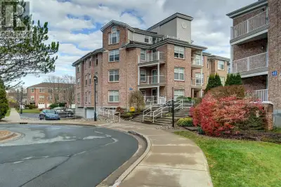 Welcome to 30 Waterfront Drive situated overlooking the beautiful Bedford Basin. Enjoy strolling alo...