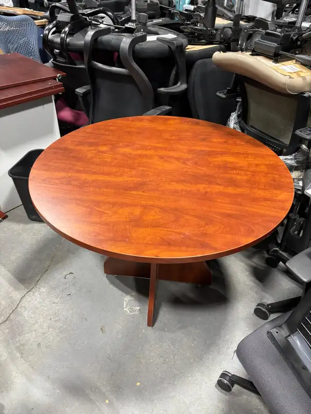 Round Table(Brand New)-Boardroom Table!62864364565121122