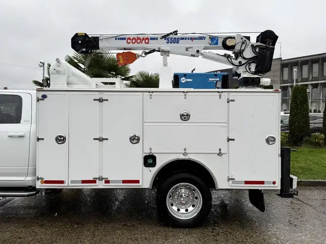 2024 Ram 5500 Heavy Duty Laramie 4x4 Crew Cab Cummins Service Tr in Heavy Trucks in Regina - Image 13