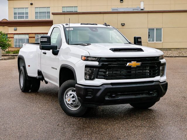 2025 Chevrolet Silverado 3500HD Work Truck in Cars & Trucks in Strathcona County - Image 2