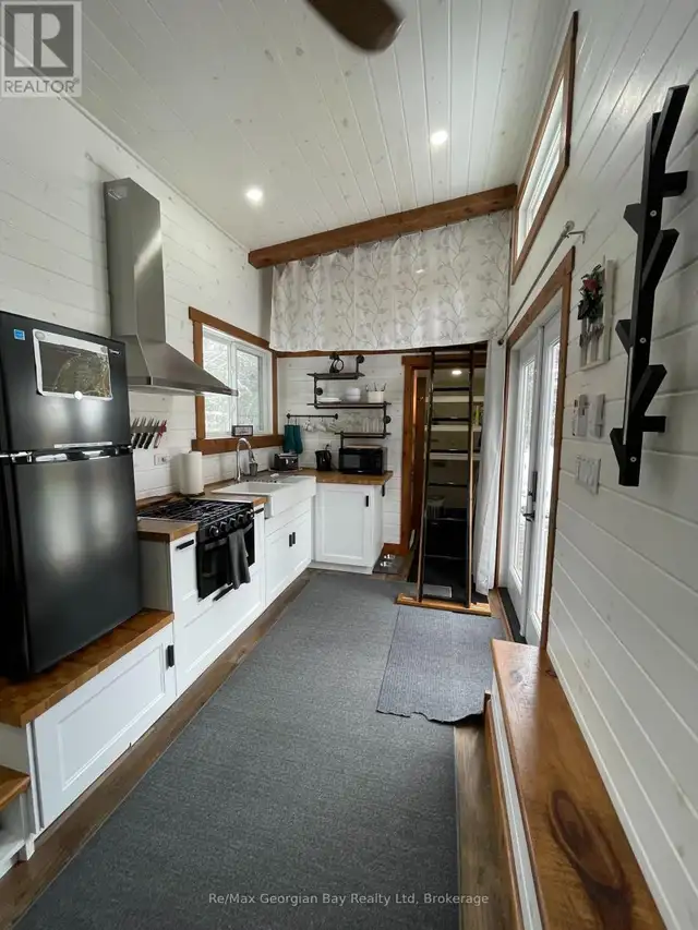 91.5 KING ROAD Tay (Waubaushene), Ontario in Houses for Sale in Barrie - Image 20