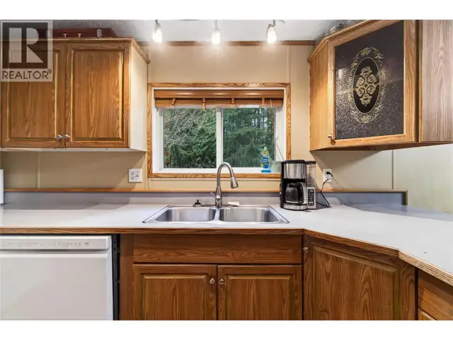 19 West Poirier Road Mara, British Columbia in Houses for Sale in Kamloops - Image 21