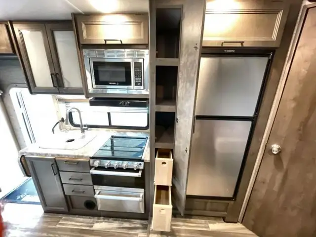 2023 Thor Motor Coach Four Winds 24F in RVs & Motorhomes in Kamloops - Image 30
