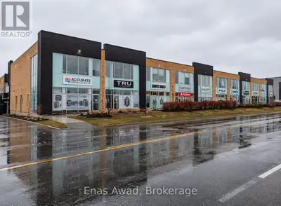 Prime front-facing retail/commercial property in a modern commercial plaza, professionally finished...