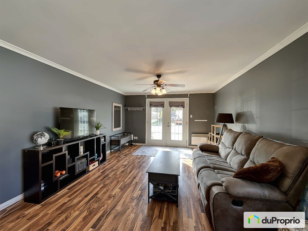 $239,900 - Mobile home for sale in Granby — photo 3