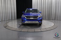 The 2023 Kia Seltos LX offers a perfect balance of efficiency, capability, and modern design. Powere... (image 4)