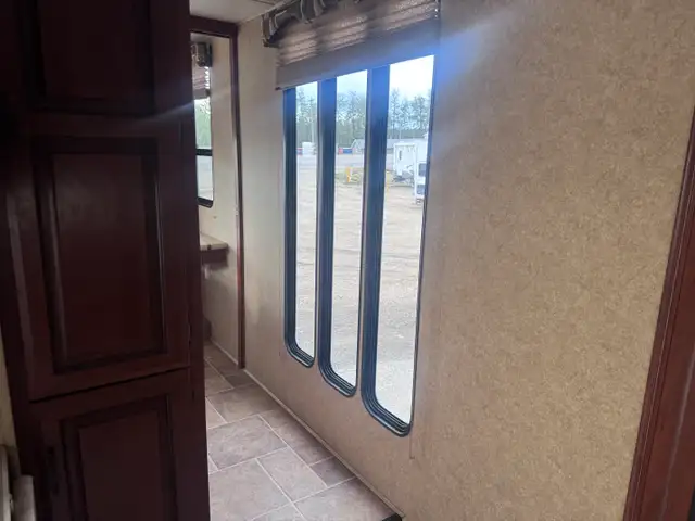 2011 Sunseeker 3120CD Class C Motorhome - Ford F-450 Super Duty in RVs & Motorhomes in Edmonton - Image 17