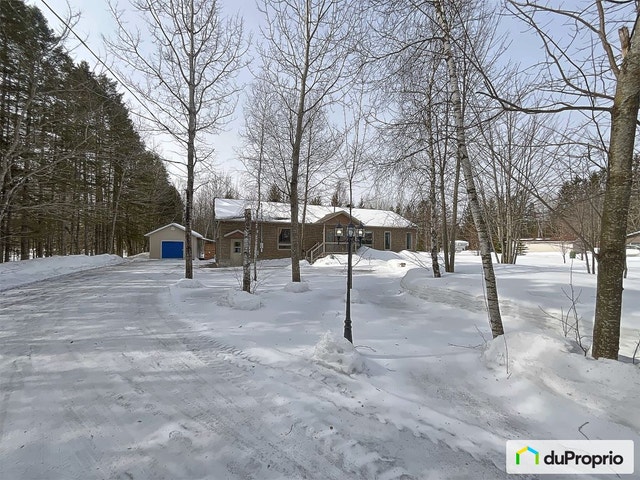 $529,900 - Country home for sale in Shawinigan (Lac-A-La-Tortue) — photo 2