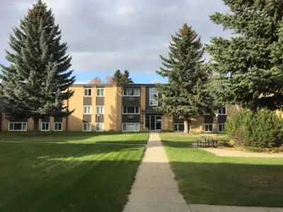 River Gardens is in North Park. The apartment complex is one block from the Meewasin Trail, with eas...