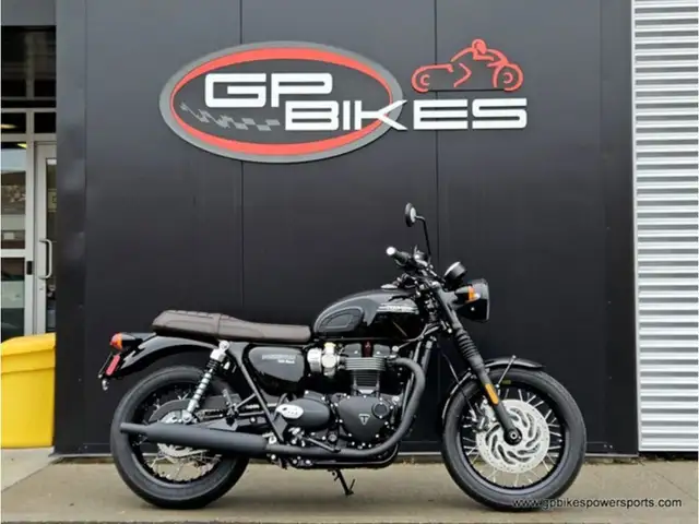 Triumph Bonneville T120 Black in Street, Cruisers & Choppers in Oshawa / Durham Region - Image 3