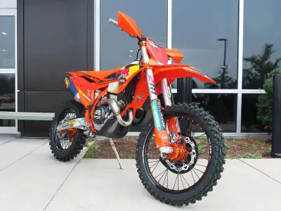 Finance from $120 bi-weekly!* Click "Get Financing" to see if you qualify! Apex Cycle 1-888-702-4150...