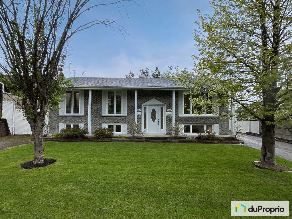 $400,000 - Bungalow for sale in Chicoutimi (Chicoutimi) — photo 1