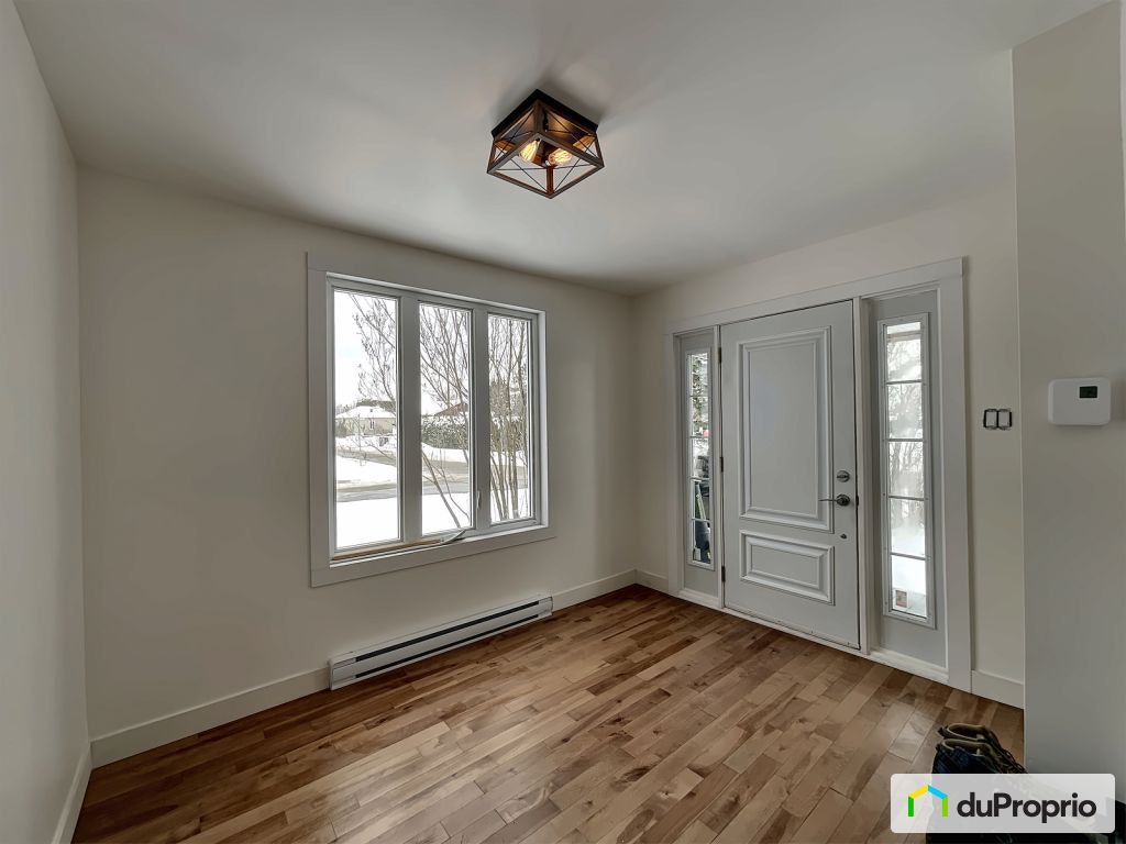 $300,000 - 2 Storey for sale in Acton Vale — photo 3