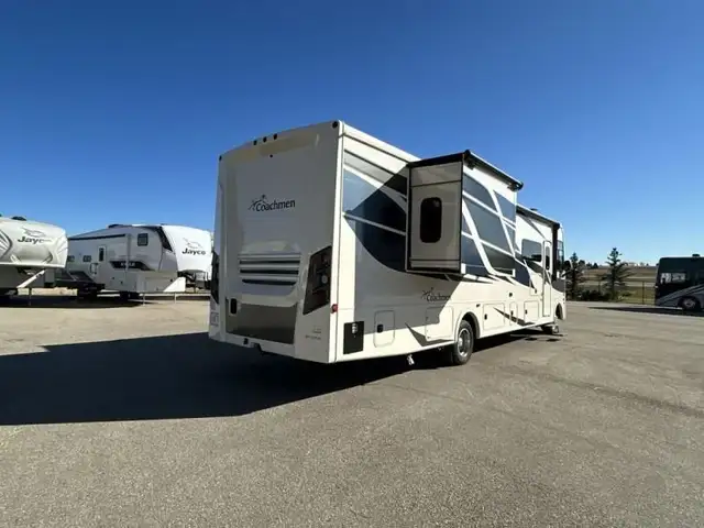 2022 Coachmen RV Mirada 35ESF in RVs & Motorhomes in Red Deer - Image 33