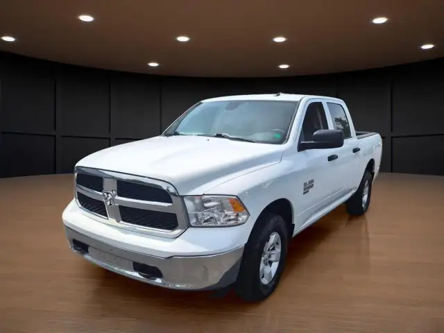 2023 RAM 1500 Classic SLT Clean Carfax, 4x4, PRICED TO MOVE