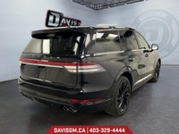 The 2021 Lincoln Aviator Reserve AWD blends modern luxury, commanding performance, and intuitive tec... (image 4)