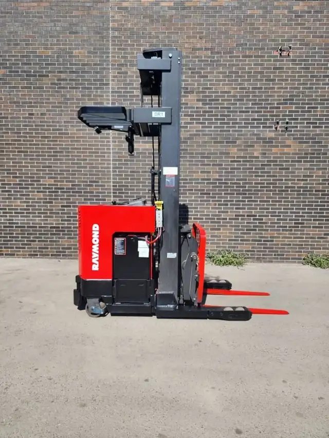 2014 Raymond DOUBLE DEEP REACH 2500LB cap charger Included in Heavy Equipment in Mississauga / Peel Region - Image 7