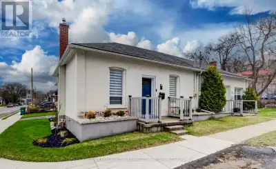 Perched in the heart of Old Galt's historic Gaslight District and an easy stroll from the diverse am...