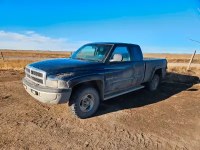 Parting out this 2001 Dodge Ram 1500 with the 5.9L V8 engine, automatic transmission, and a manual s...