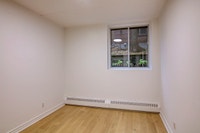 Semi-renovated Akelius three bedroom apartment for rent. Located near Roslyn in the Westmount neighb... (image 7)