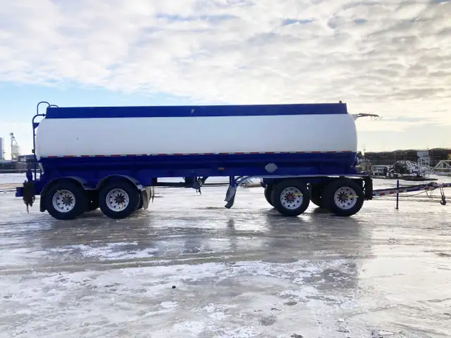 1999 Advance 27,000 Liter Quad axle Crude Oil Tanker Trailer in Heavy Equipment in Delta/Surrey/Langley - Image 7
