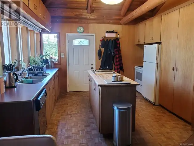 1586 McKibbon Rd N Errington, British Columbia in Houses for Sale in Parksville / Qualicum Beach - Image 15