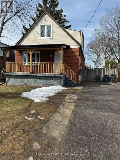 MAIN FLOOR - 6 VALERIE ROAD Toronto (Dorset Park), Ontario
