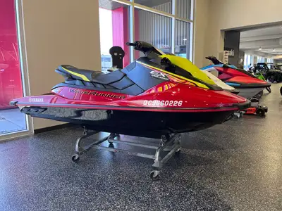 Moteur quatre temps TR-1 adapté au milieu nautique : La série EX hérite du moteur quatre temps TR-1...