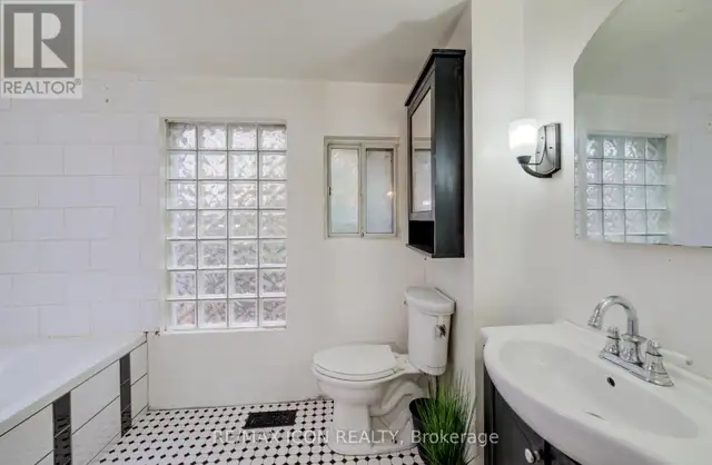 898 EASTERN AVENUE Toronto (Greenwood-Coxwell), Ontario in Houses for Sale in City of Toronto - Image 26