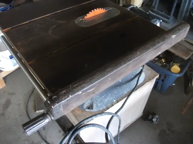 Vintage Beaver Table Saw in Power Tools in Belleville - Image 4