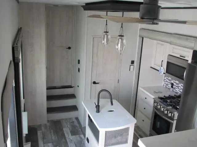 2023 SIERRA 391 FLRB-NEW LOADED FRONT LIVING-ON SALE $99,999!  in Travel Trailers & Campers in Ottawa - Image 26