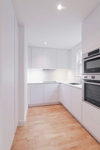 Renovated Akelius two bedroom apartment for rent. Located near Clanranald Street in the Cote-des-Nei... (image 1)