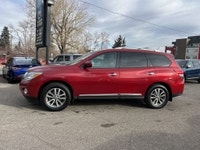 Double L Motors Ltd. FOR SALE: 2016 Nissan Pathfinder SL 4WD This Pathfinder is the perfect blend of... (image 2)