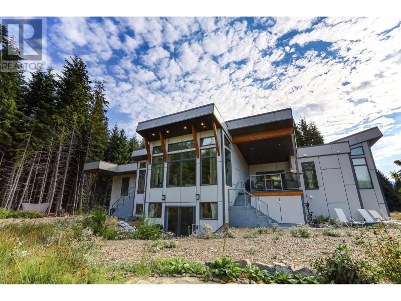 69 ELDERBERRY STREET Kitimat, British Columbia Houses for Sale