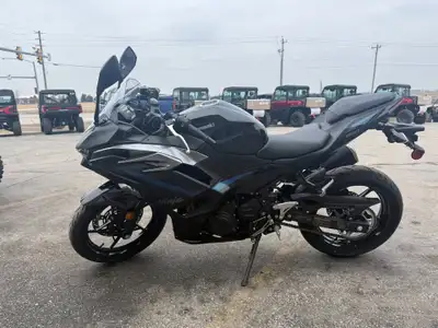 APPLY NOW: https://www.ridecollective.ca/get-pre-approved 2025 KAWASAKI NINJA 500 ABS • Parallel-twi...