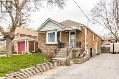 UPPER - 31 RENSBURG DRIVE Toronto (Ionview), Ontario